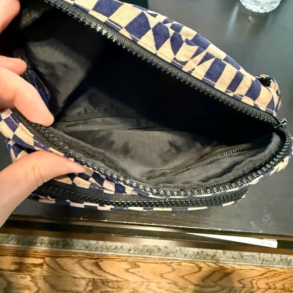 Baggu Cream and Blue Crossbody Bag with Structured Shape - Picture 3 of 4